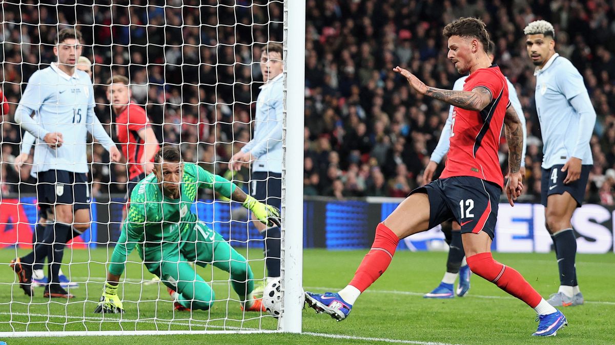 Anglie v přípravě na MS remizovala s Uruguayí. Španělsko přejelo Srbsko